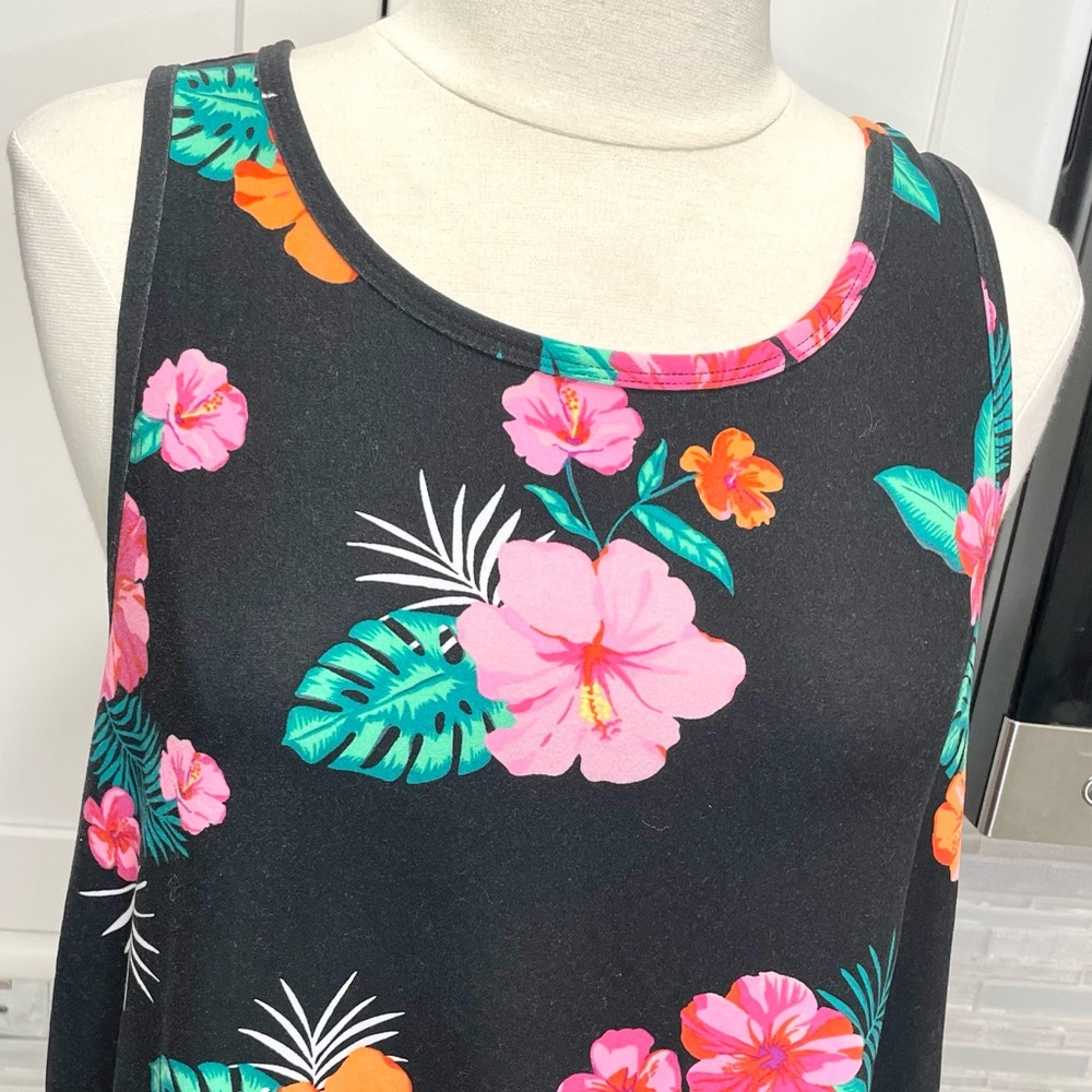 Tropical Tank Top! - Picture 4 of 5